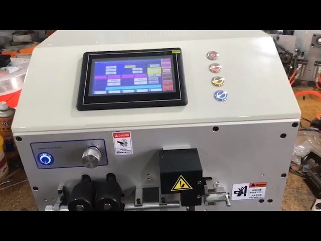 新登場！SWT-508-ZW25 両端同時加工 自動皮むき・ストリッピング・曲げ機 7インチタッチスクリーン搭載