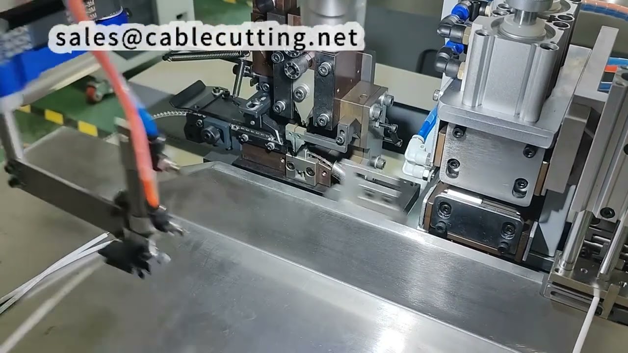 多芯ケーブル自動剥線・圧着機｜丸型外被・リボンケーブル対応