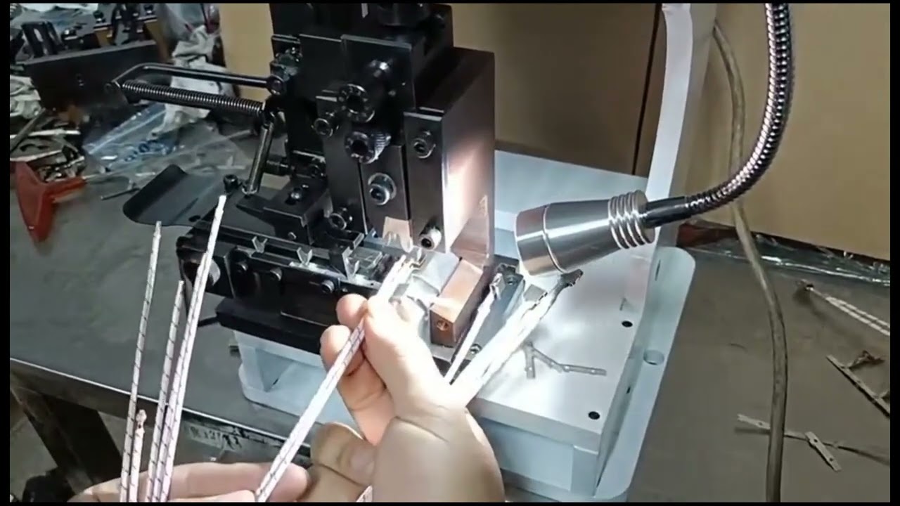 銅線ケーブル端子用自動圧着プレス機 | 高効率ワイヤー加工