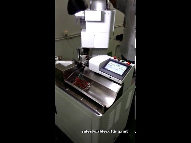 全自動端子圧着機 | ダブルワイヤ切断・剥離・圧着を高速処理