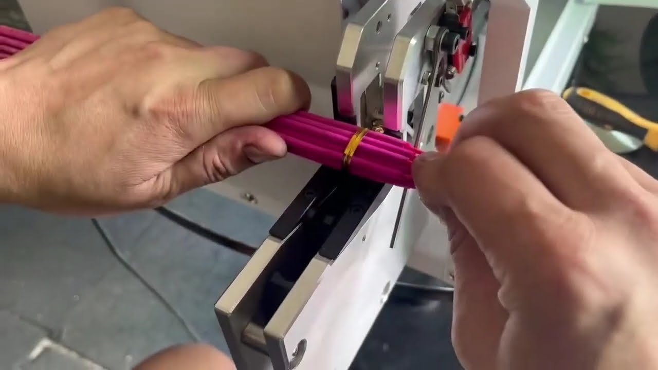 カスタマイズ可能な半自動結束機 – カラータイ結束に最適