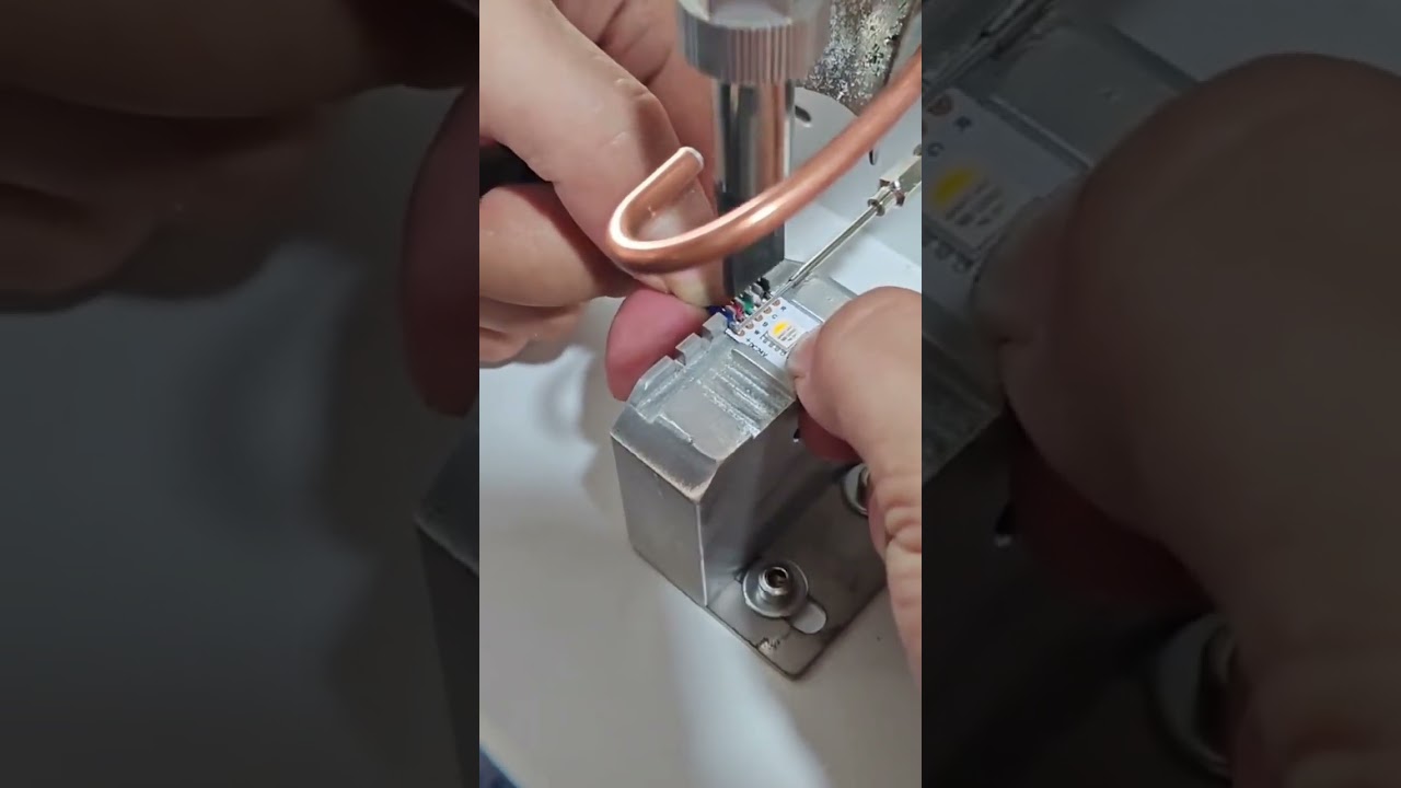 LEDストリップ5芯半田付け 半自動はんだ付け機 工場作業 #工場 #機械