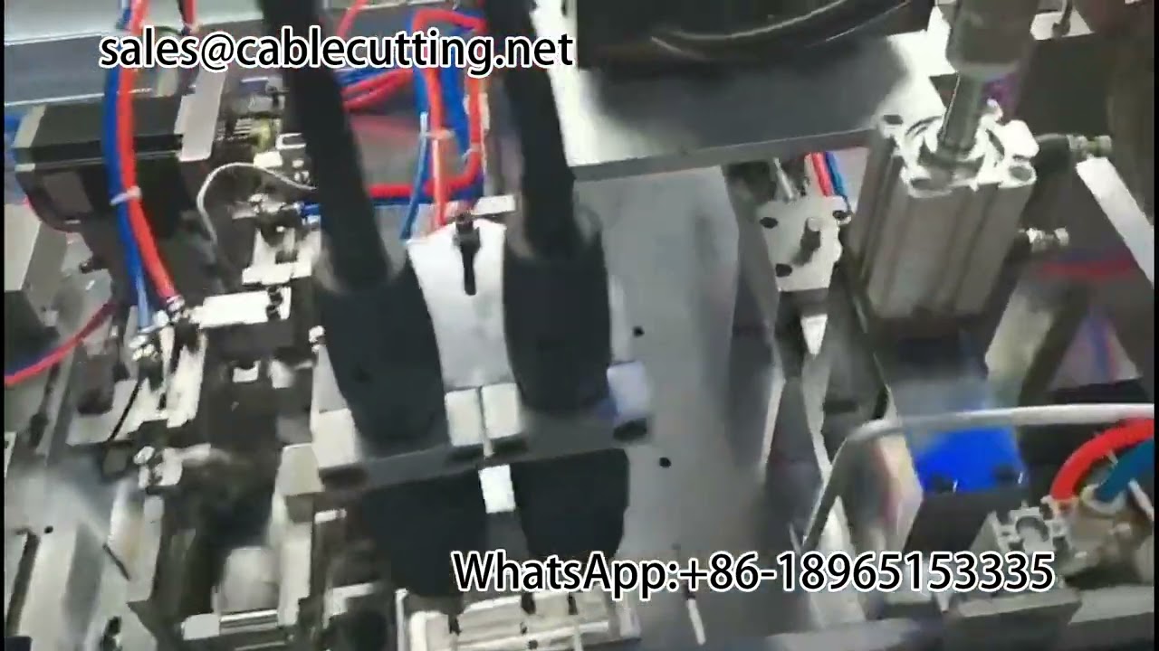 ブラシシールド付きツイスト編組線のはんだ付け・熱収縮チューブ装着自動機