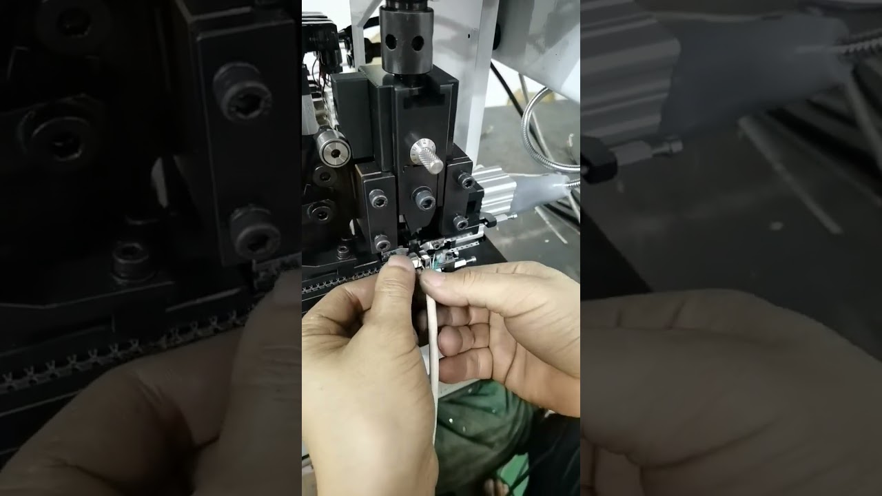皮むきと圧着を一発完了！ 全自動電線加工機 #工場 #機械 #電線処理