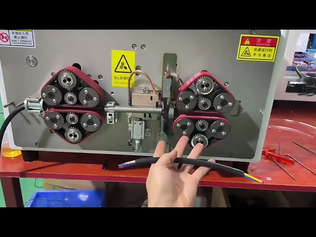 自動電線被覆除去機 | マルチコアケーブルの切断・ストリッピングマシン